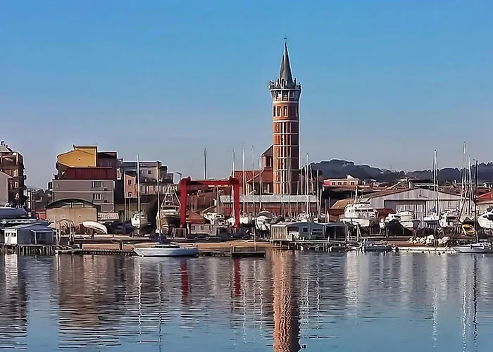 2 Bedroom Awesome In Appartamento *